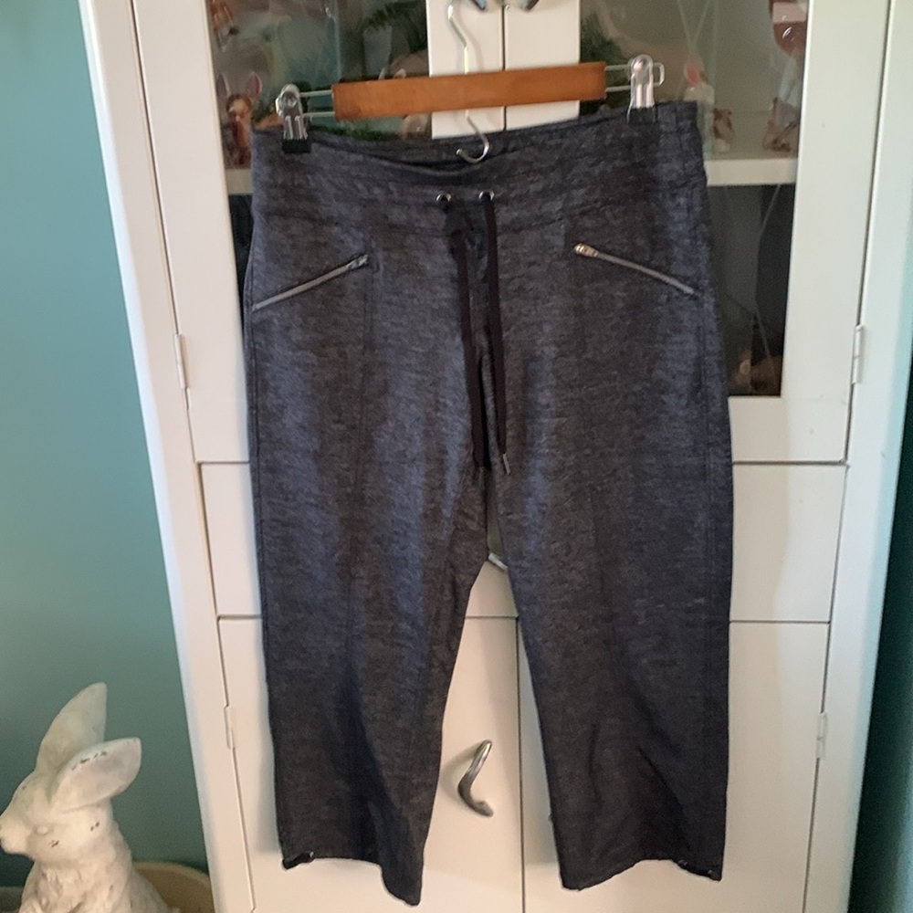 Athleta sz S capris euc comfy soft athletic